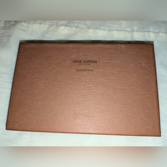 Louis Vuitton Trunks Silk Scarf with Gift Box Purple Brown LNC COA - Picture 12 of 13